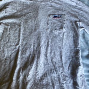 PALACE (BASICALLY A L/S POCKET TEE ) SS18
